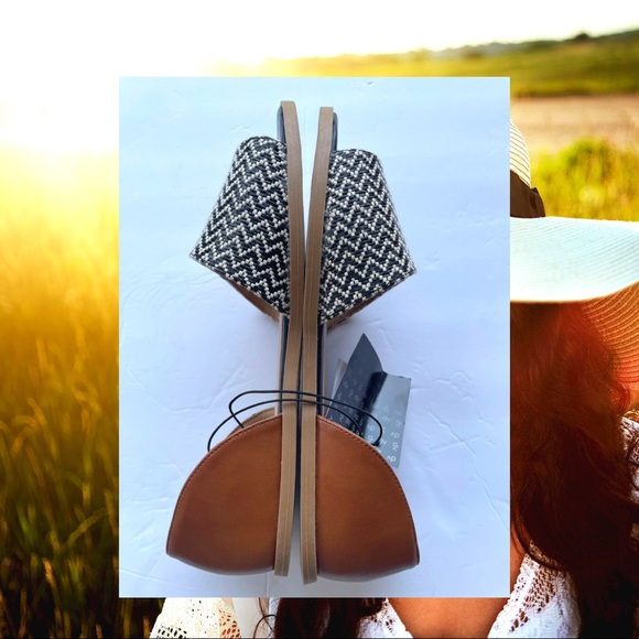 DV Udele | Women’s DV Udele Black & White Sandals | US Size 9 - Picture 5 of 5